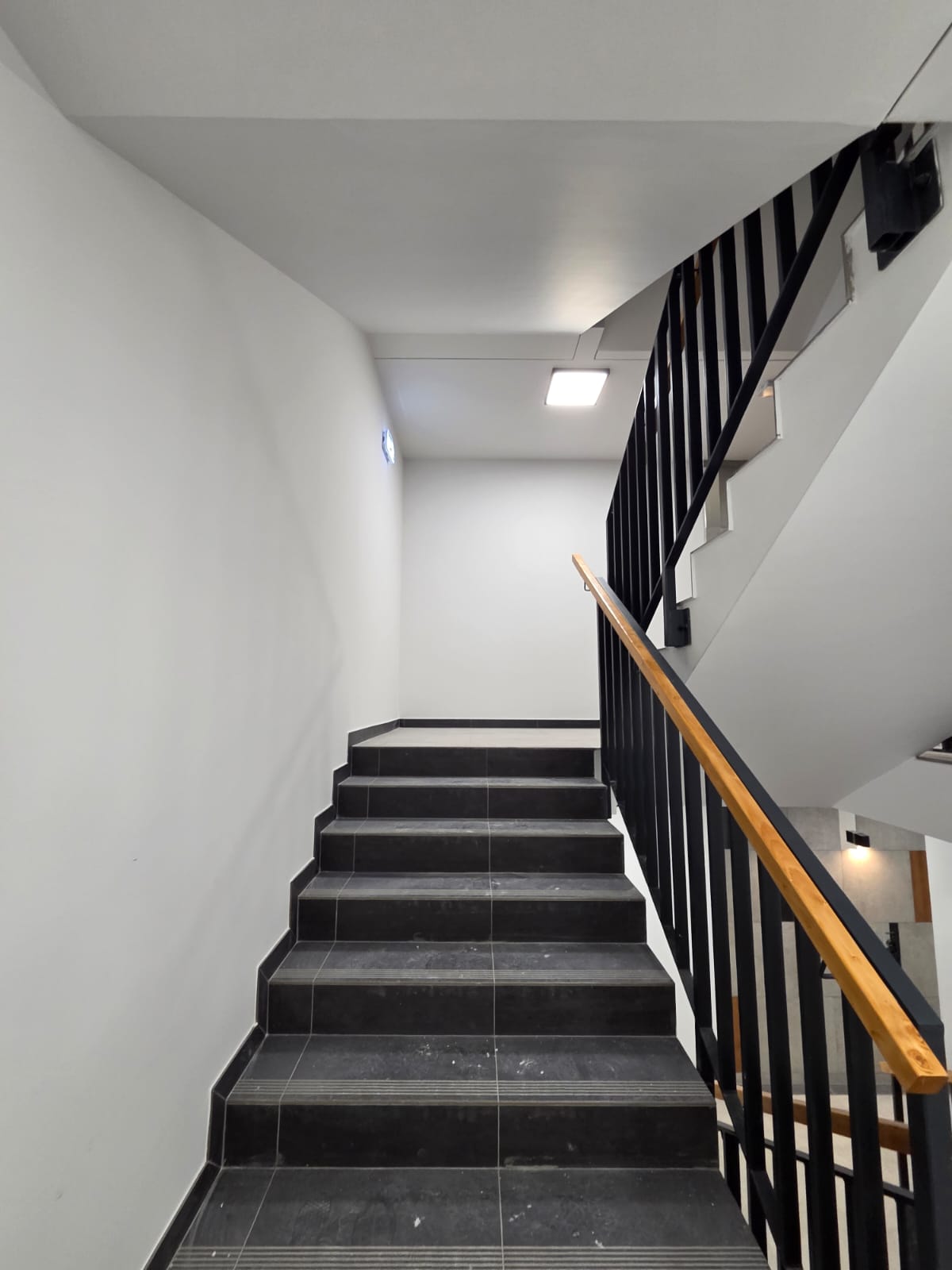 Gładzie gipsowe Zabrze – wykończenie ścian i malowanie